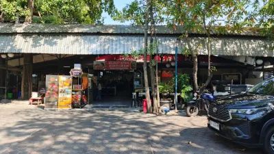 Soto Lamongan Cak Har, Gurih Mlekoh Legenda Kuliner Surabaya Sejak 1992