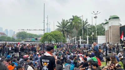 Demo 27 Agustus 2026: Massa Serbu Tol, 65 Penyusup Diamankan, DPR Teken Komitmen Perampasan Aset